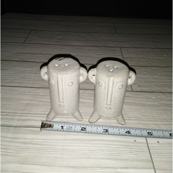 Bloomingville Stoneware Face Salt And Pepper Kitchen Decorative Shakers Set - Picture 9 of 9